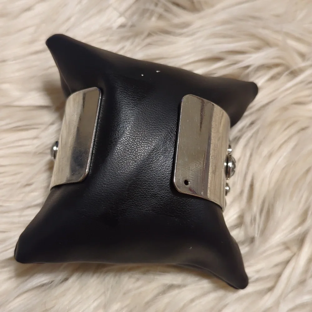 Rhinestone bling cuff bracelet - Picture 2 of 3